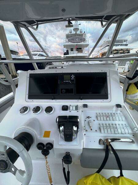 2004 Donzi 35 ZF Cuddy