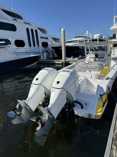 2004 Donzi 35 ZF Cuddy