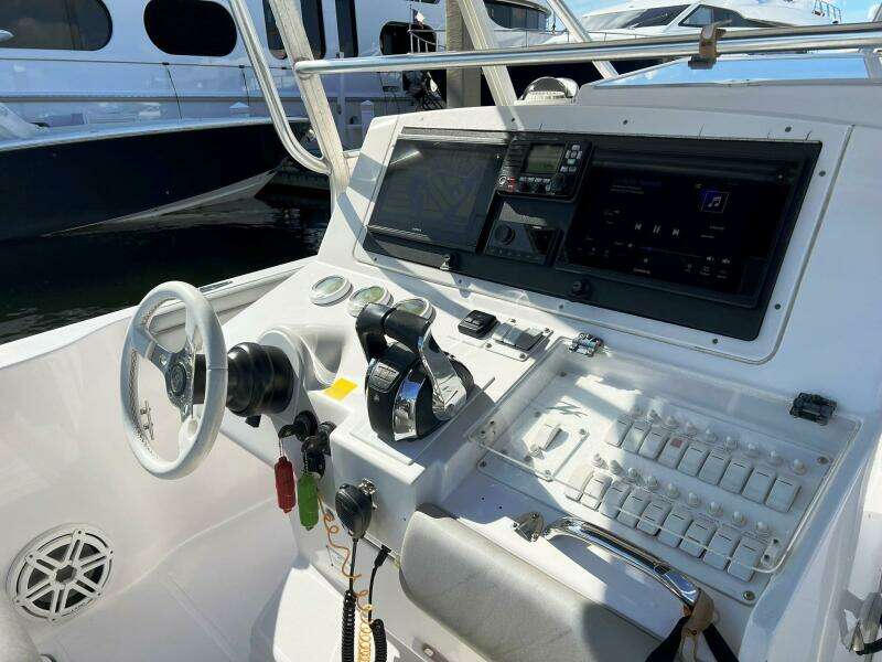 2004 Donzi 35 ZF Cuddy