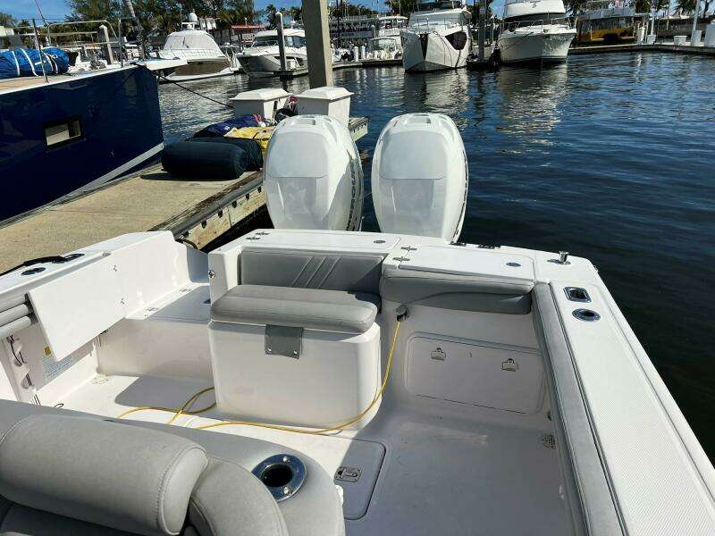 2004 Donzi 35 ZF Cuddy