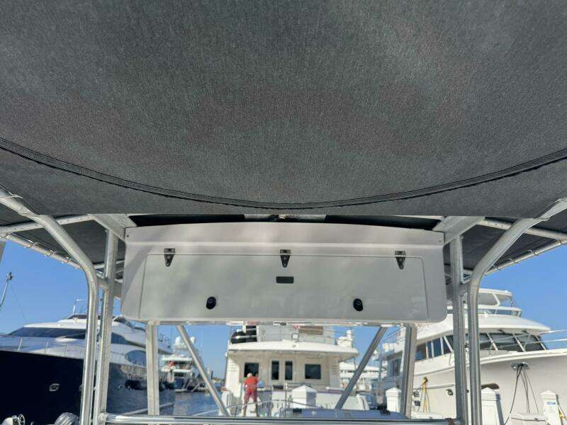 2004 Donzi 35 ZF Cuddy