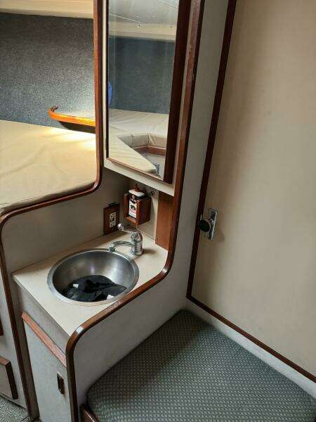 1983 Bertram 385 Convertible Cast Off II