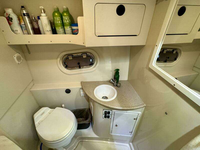 2004 Four Winns Vista 288