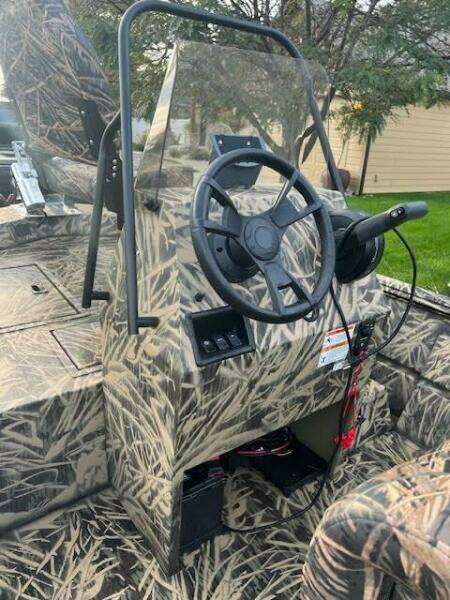 2023 Lowe Roughneck 1860