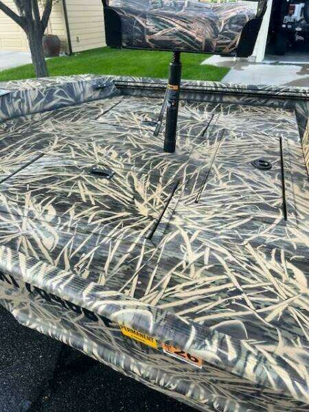 2023 Lowe Roughneck 1860