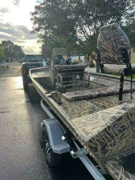 2023 Lowe Roughneck 1860