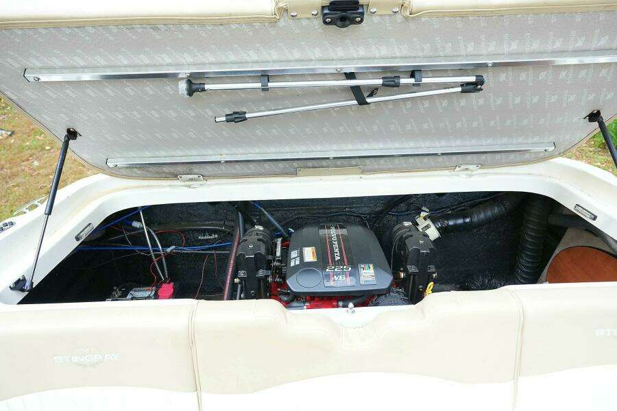 2016 Stingray 225 CR