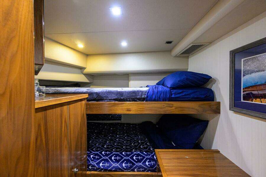 Viking 92 CHINA TIME - Crew Quartres