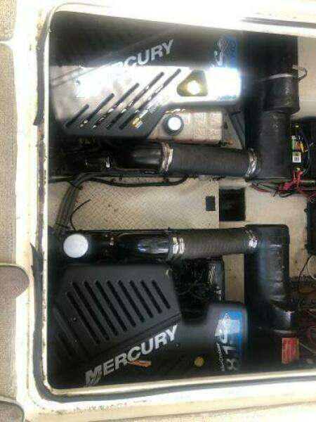 2001 Cruisers Yachts 3672 Express