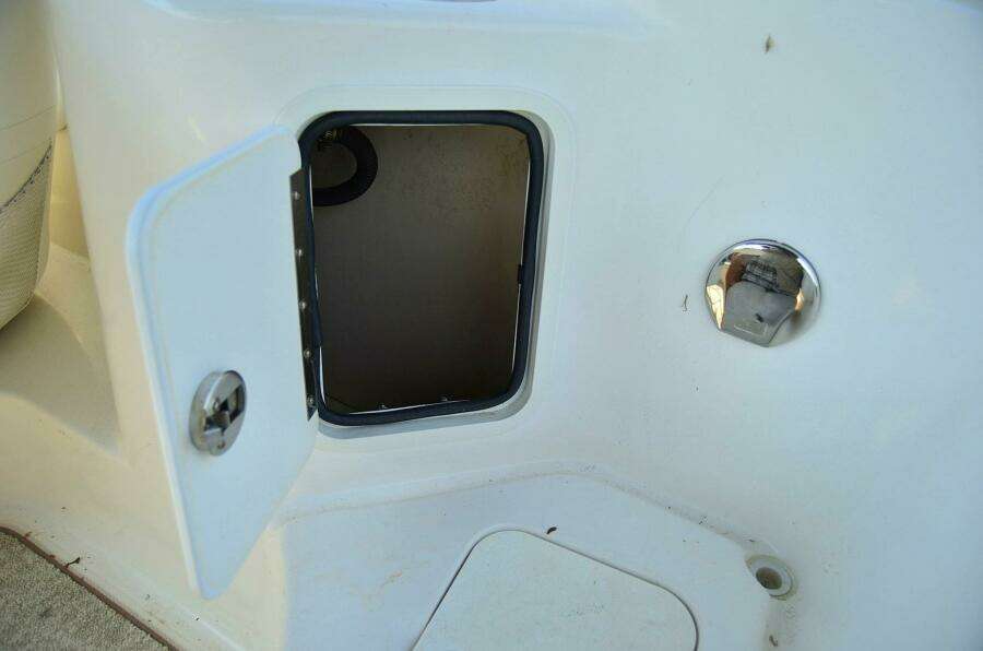 2011 Hurricane SUNDECK 217