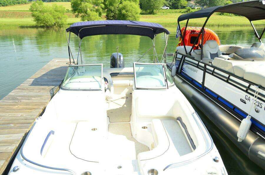 2011 Hurricane SUNDECK 217