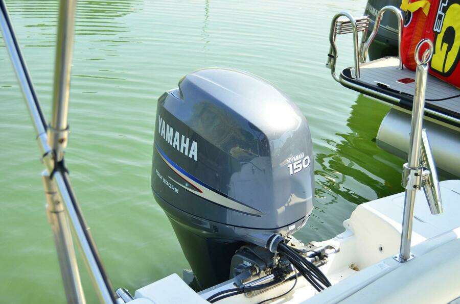 2011 Hurricane SUNDECK 217