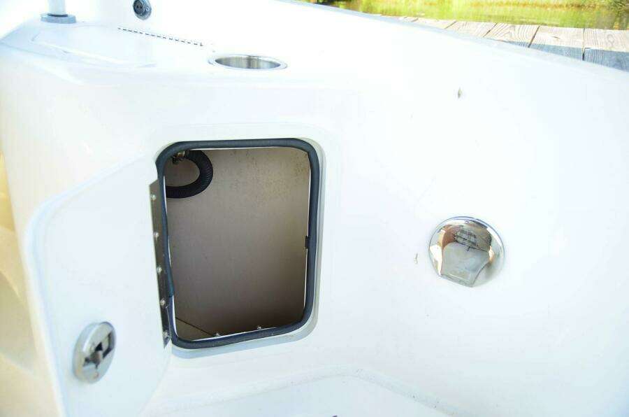 2011 Hurricane SUNDECK 217