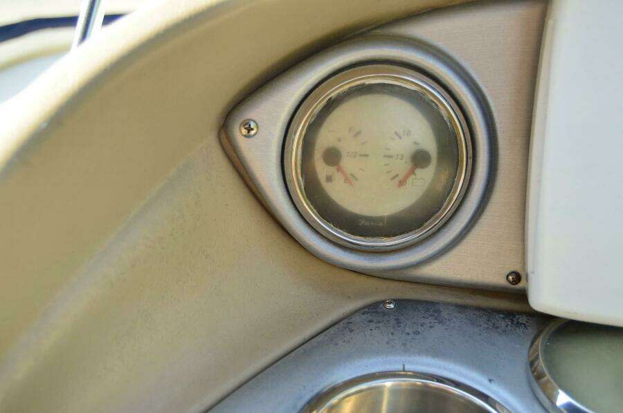 2011 Hurricane SUNDECK 217