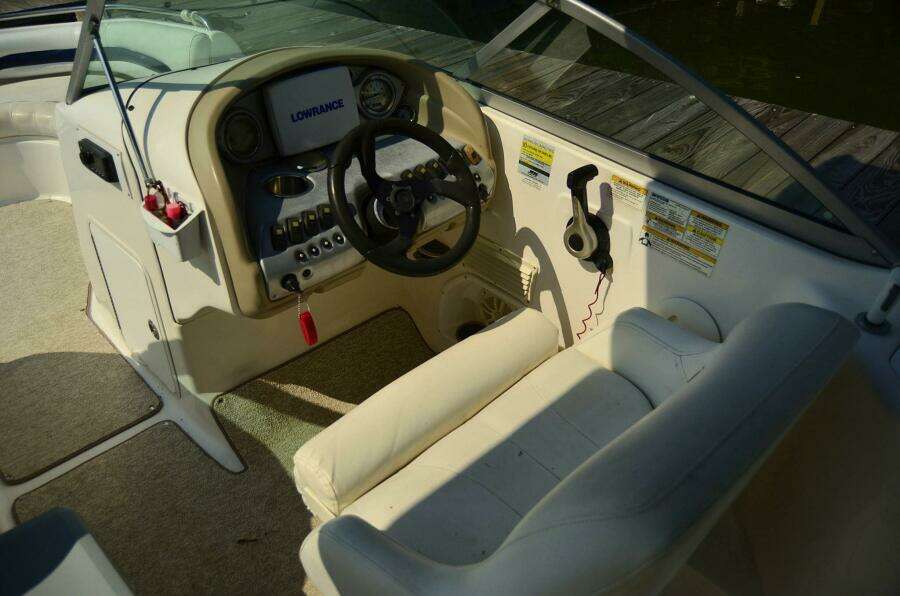 2011 Hurricane SUNDECK 217
