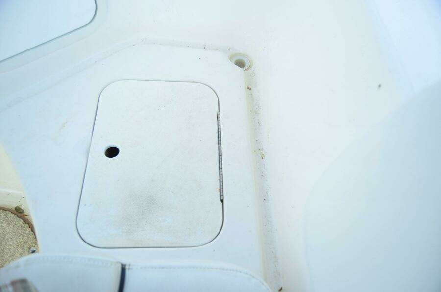 2011 Hurricane SUNDECK 217