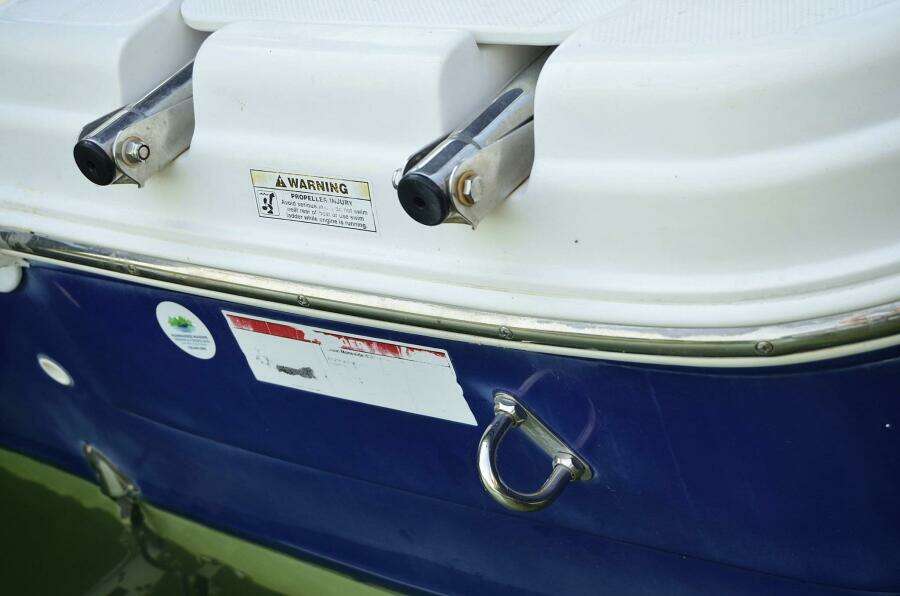 2011 Hurricane SUNDECK 217