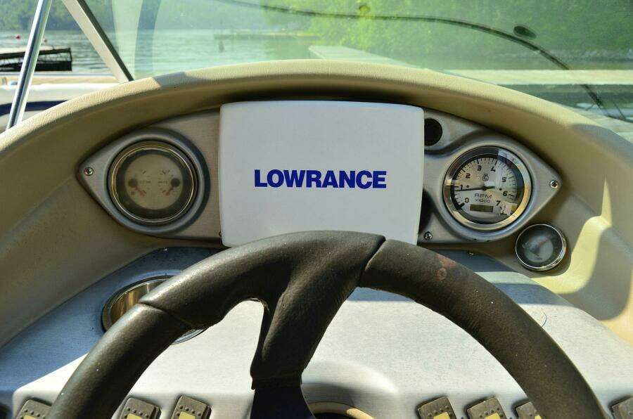 2011 Hurricane SUNDECK 217