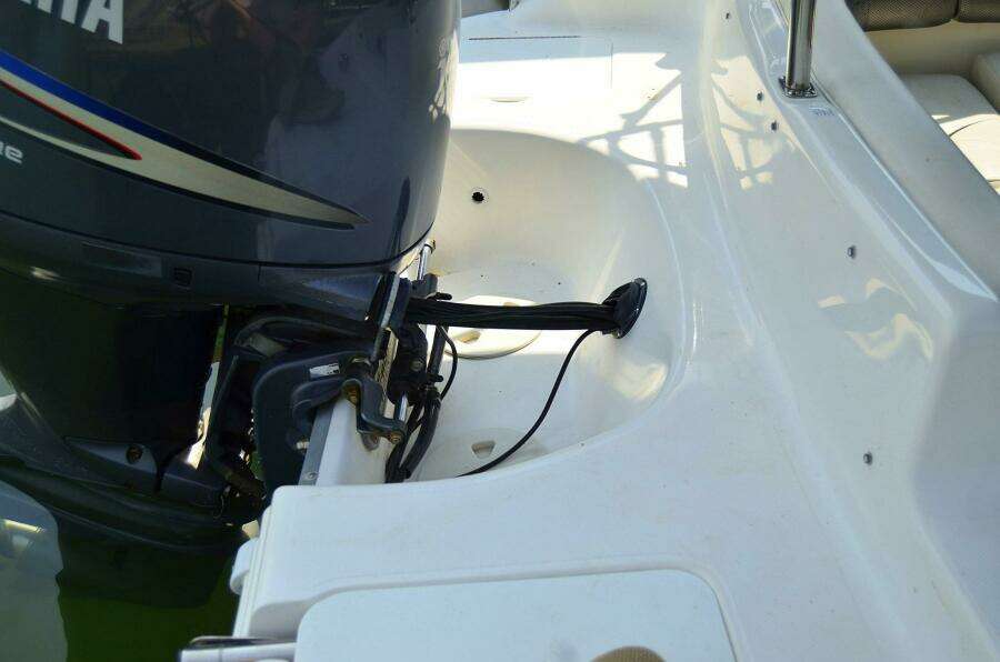 2011 Hurricane SUNDECK 217