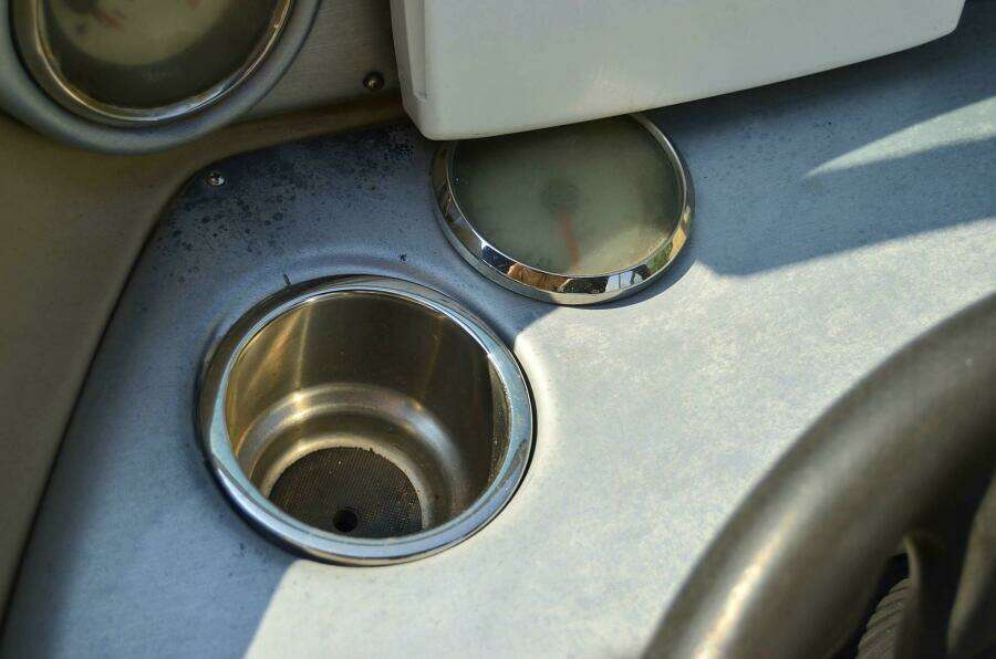 2011 Hurricane SUNDECK 217