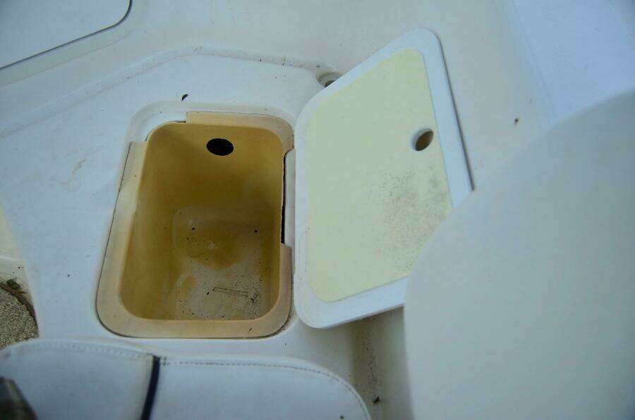 2011 Hurricane SUNDECK 217