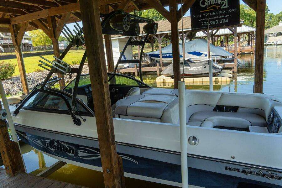 2003 Malibu Wakesetter 23 XTi