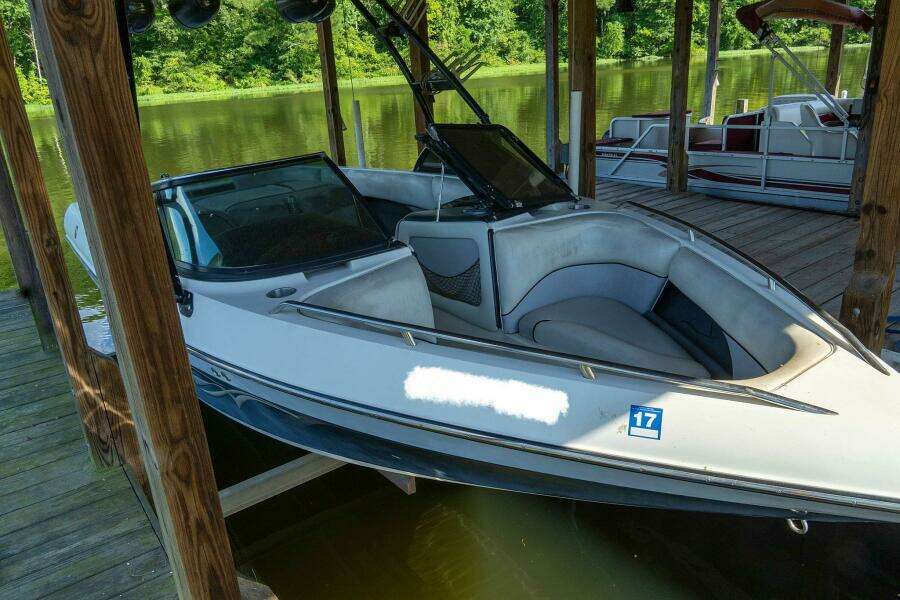 2003 Malibu Wakesetter 23 XTi