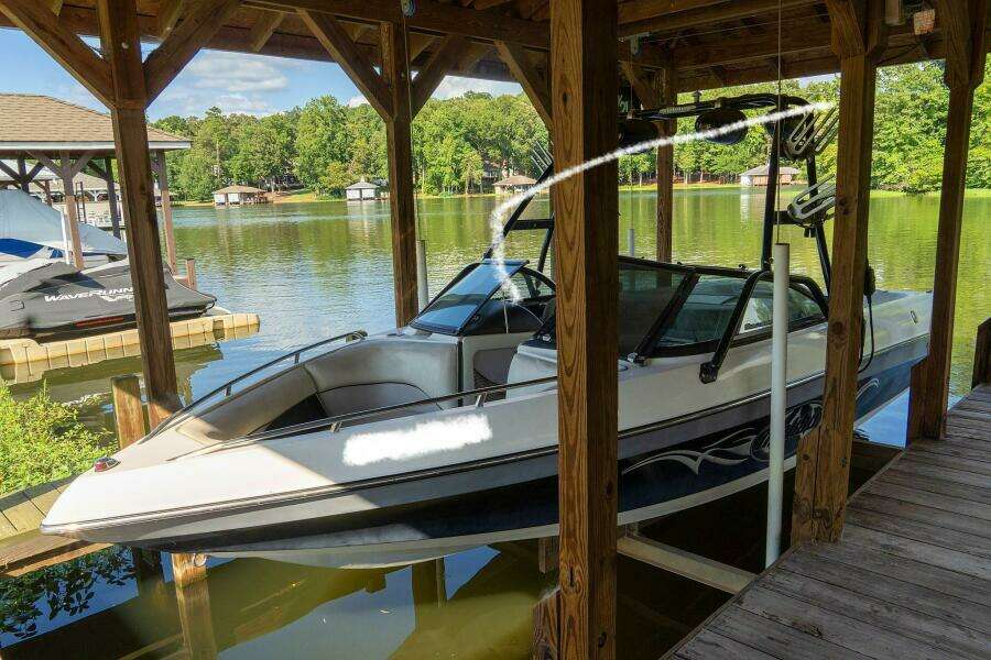 2003 Malibu Wakesetter 23 XTi