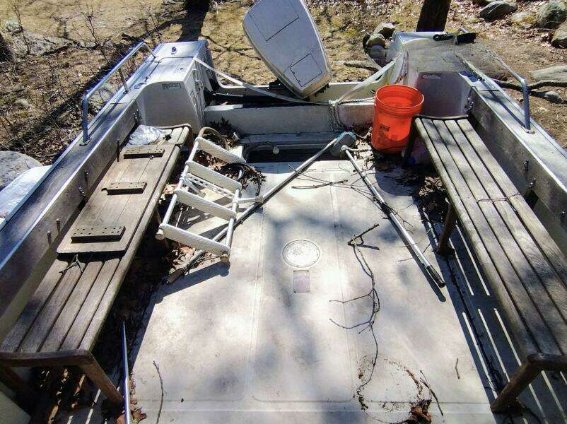 1983 Boston Whaler Revenge