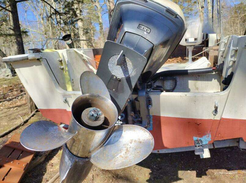 1983 Boston Whaler Revenge