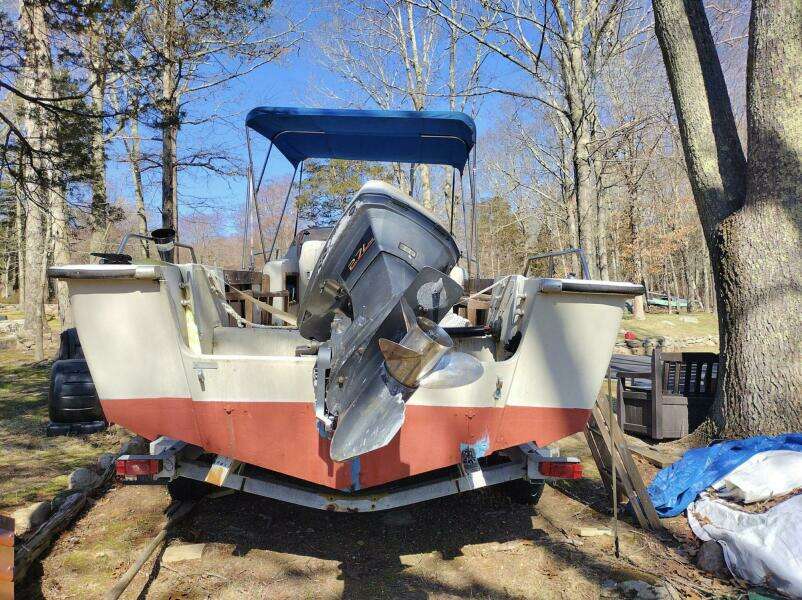 1983 Boston Whaler Revenge