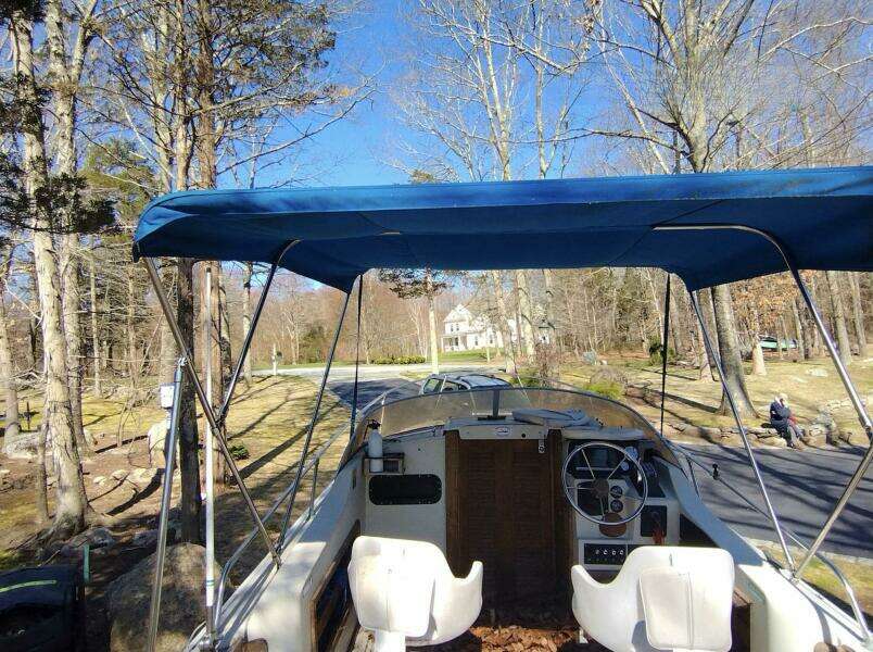 1983 Boston Whaler Revenge