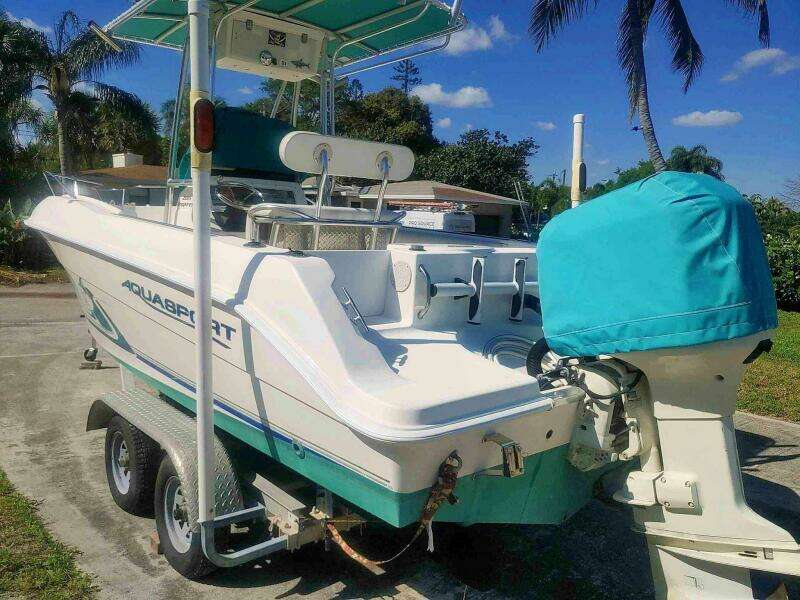 2001 Aquasport 219 CC