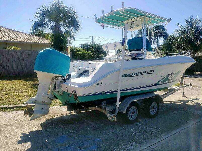 2001 Aquasport 219 CC