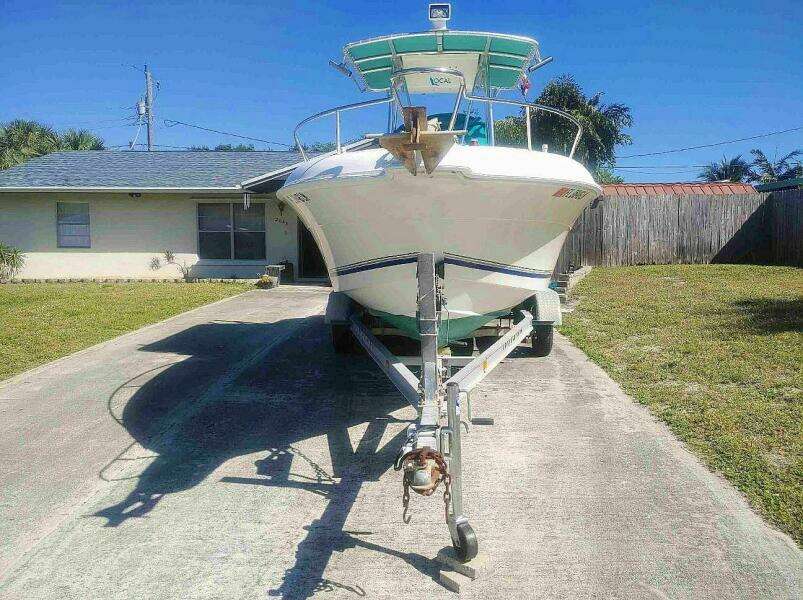 2001 Aquasport 219 CC