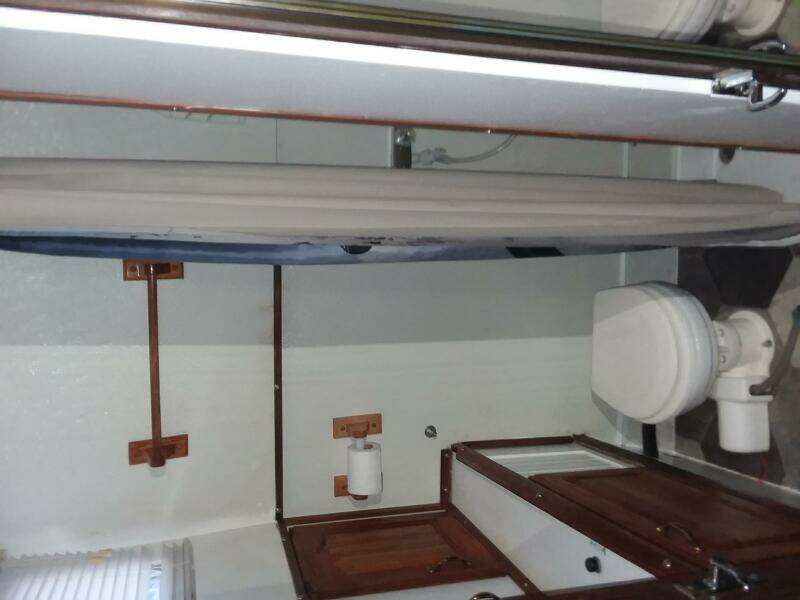 1979 Chris-Craft Catalina 350