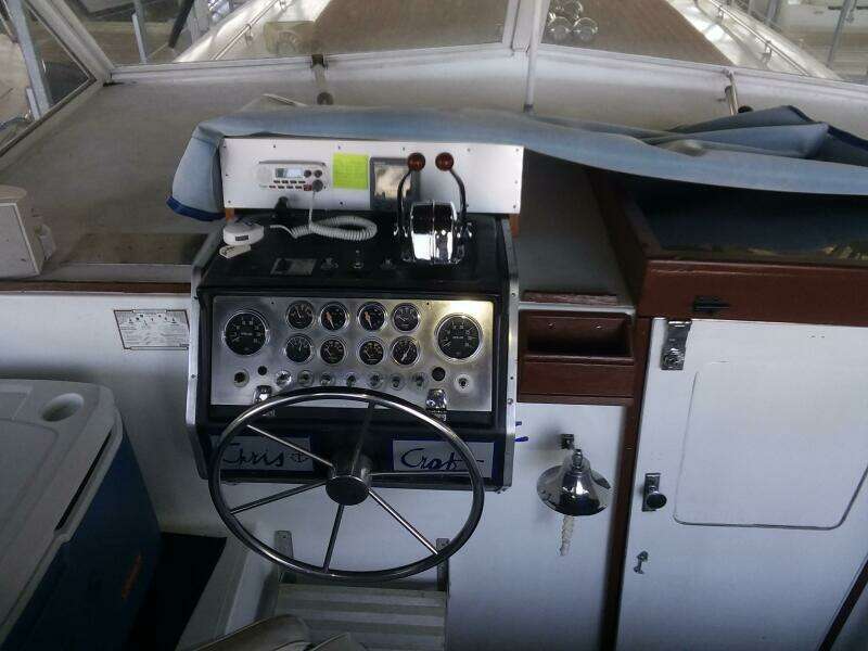 1979 Chris-Craft Catalina 350