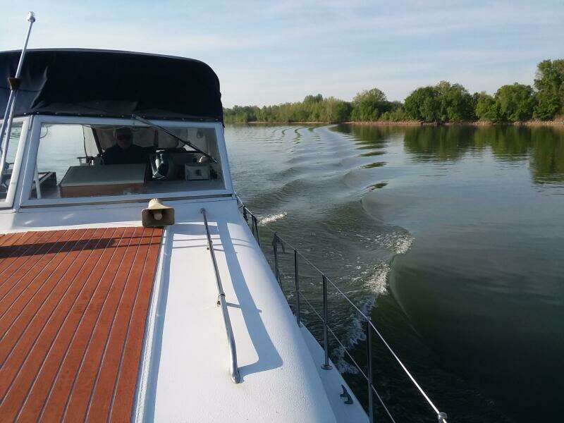 1979 Chris-Craft Catalina 350