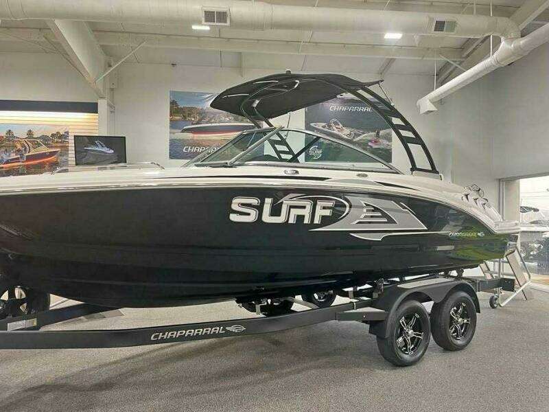 2022 Chaparral 23 SURF