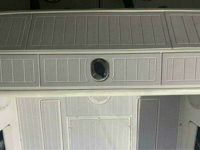 1990 Wellcraft Scarab 30 Cuddy