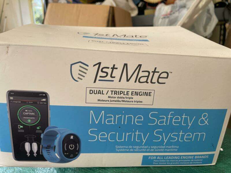 1990 Wellcraft Scarab 30 Cuddy