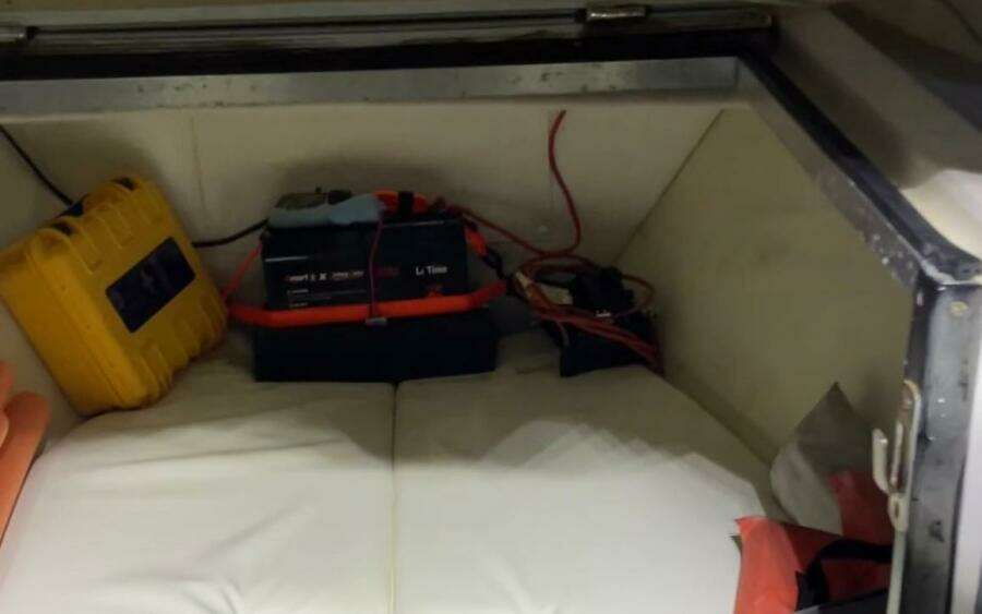 1990 Wellcraft Scarab 30 Cuddy