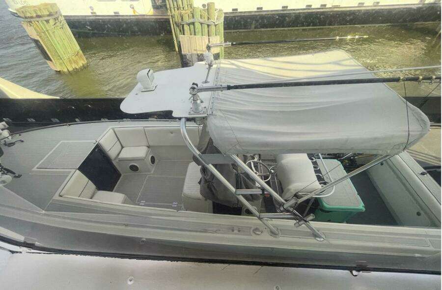 1990 Wellcraft Scarab 30 Cuddy