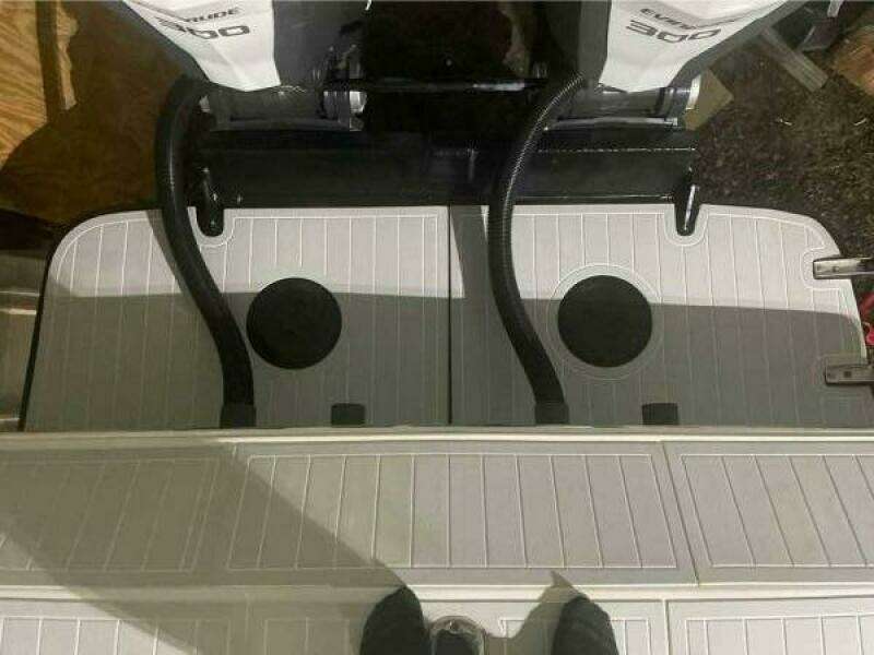 1990 Wellcraft Scarab 30 Cuddy