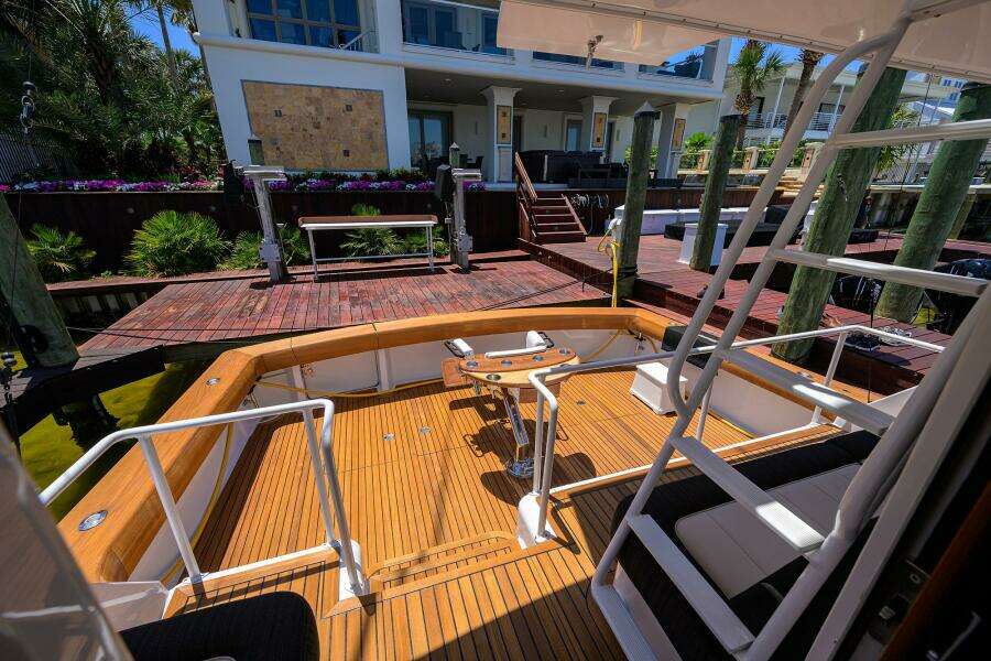 2004 Viking 65 Enclosed Bridge w/Tower