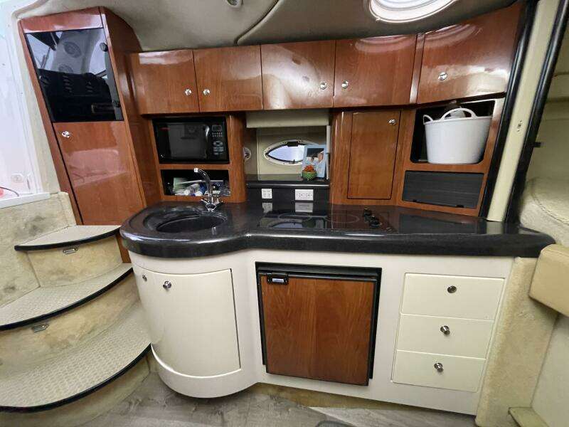 2005 Monterey 322 Cruiser