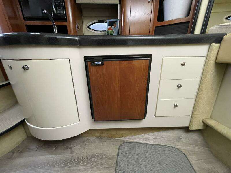 2005 Monterey 322 Cruiser