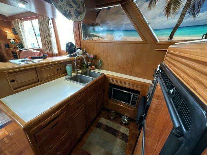 41 1991 Ocean Alexander 456 Knot Yet Galley 2