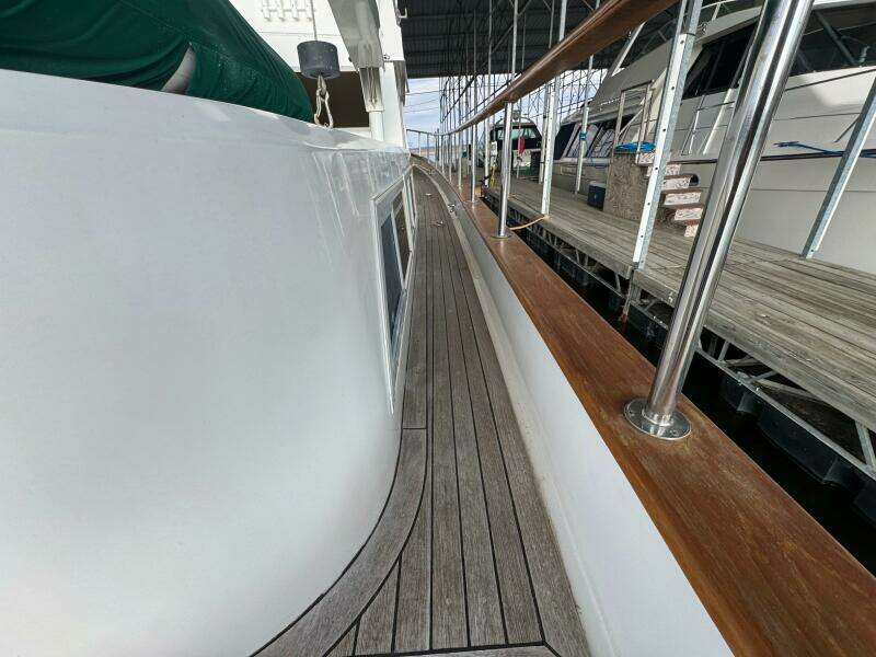 9 1991 Ocean Alexander 456 Knot Yet   Starboard Decks