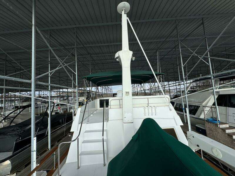 15 1991 Ocean Alexander 456 Knot Yet Aft Deck Facing Flybridge